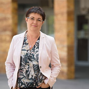 Simona Hribar
