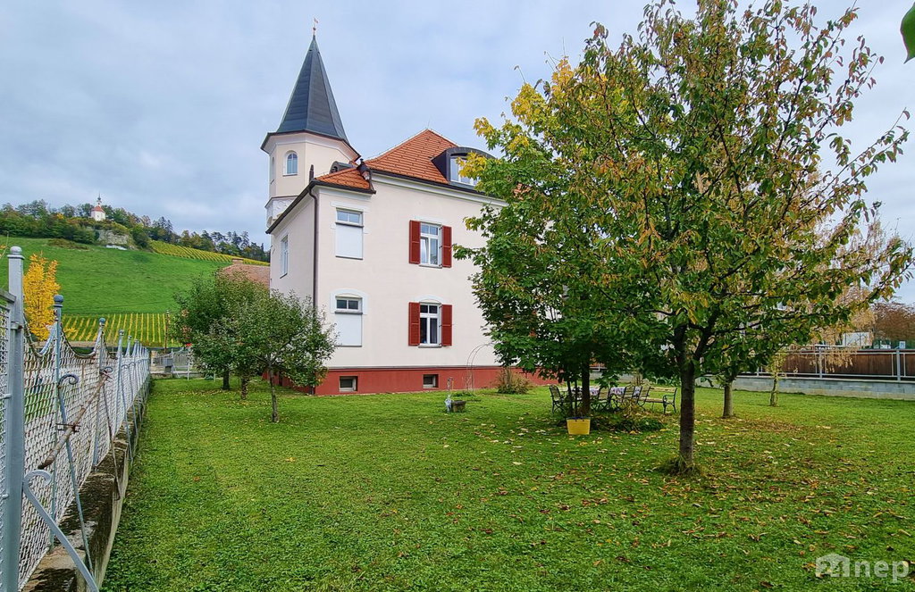 #1 - Stare meščanske vile: Veličastne po videzu in tudi ceni