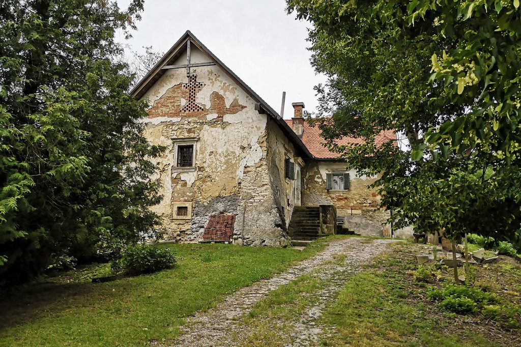 #1 - Kako štiristo let stara zidanica postane butični hotel z bazenom?