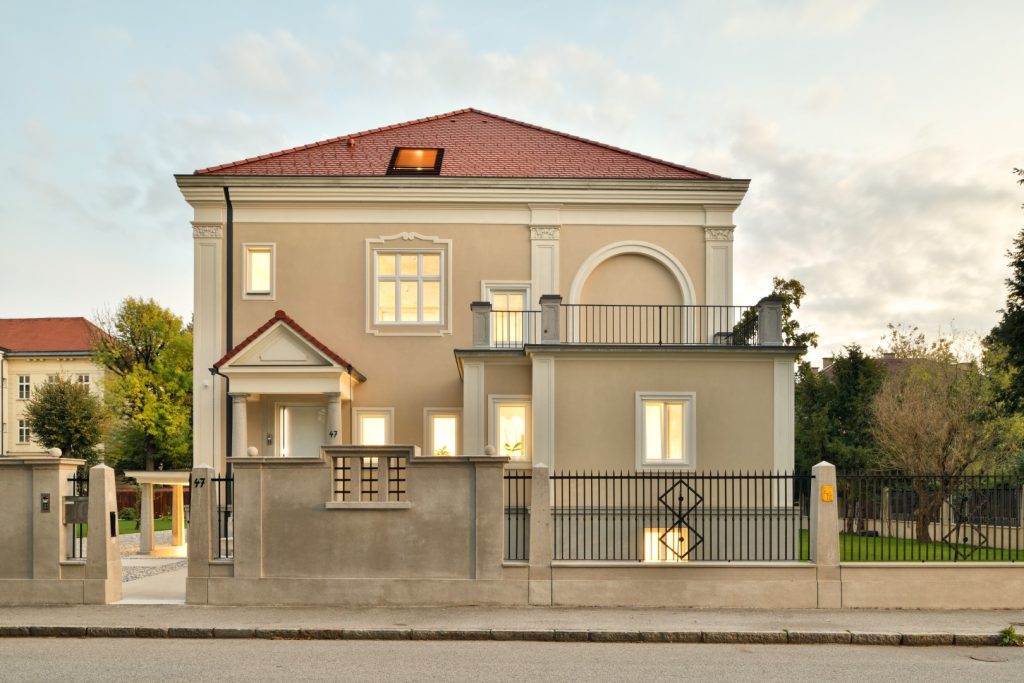 #2 - Oživljena klasicistična vila v Mariboru