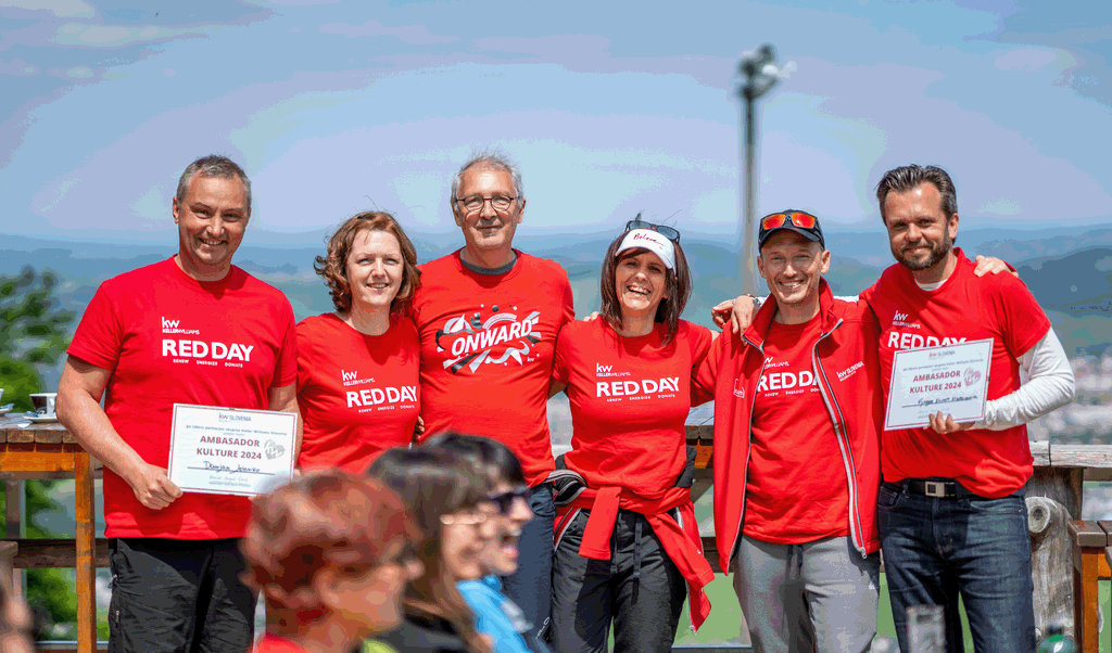 #1 - Nova ambasadorja kulture izglasovana na četrtkovem Red Day-u #1 - Nova ambasadorja kulture izglasovana na četrtkovem Red Day-u