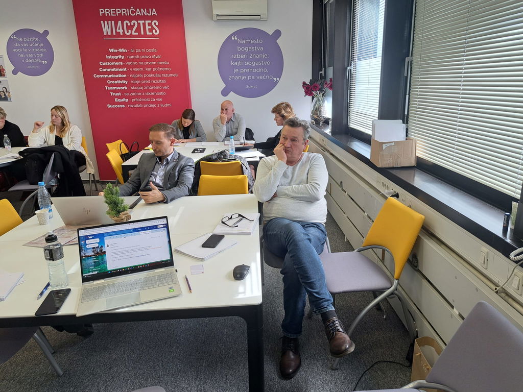 #5 - IGNITE 2.0 ENERGIČNI TRENINGI 20 SEJ #5 - IGNITE 2.0 ENERGIČNI TRENINGI 20 SEJ