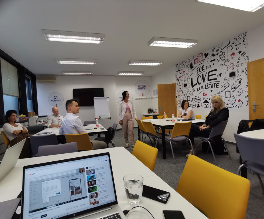 #5 - Onboarding dan za nove nepremičninske agente #5 - Onboarding dan za nove nepremičninske agente