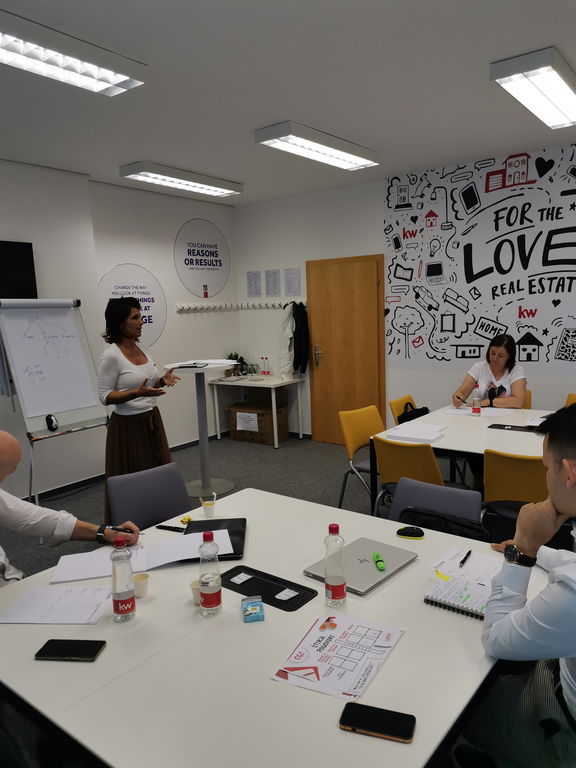 #9 - Onboarding dan za nove nepremičninske agente #9 - Onboarding dan za nove nepremičninske agente