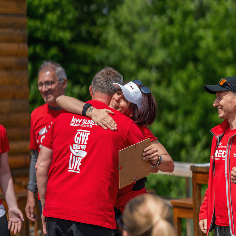 #5 - Nova ambasadorja kulture izglasovana na četrtkovem Red Day-u #5 - Nova ambasadorja kulture izglasovana na četrtkovem Red Day-u