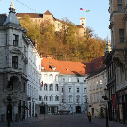 #1 - Cene stanovanj v Ljubljani spet blizu rekordom, vendar ... (Posel danes, SIOL) #1 - Cene stanovanj v Ljubljani spet blizu rekordom, vendar ... (Posel danes, SIOL)