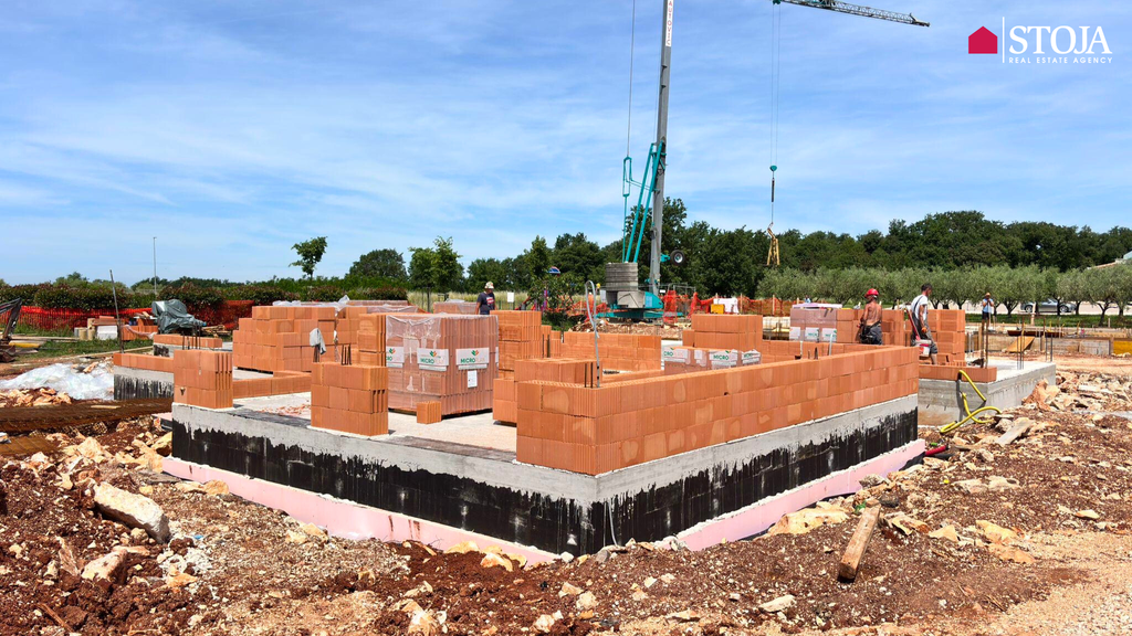 #1 - Uspešen napredek projekta Vila Aurelia & Vila Oliviera #1 - Uspešen napredek projekta Vila Aurelia & Vila Oliviera