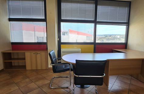 Obalno - kraška, Koper, Oddaja, Poslovni prostor, Pisarna, 43 m<sup>2</sup>, 1995