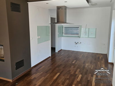 Lokacija: Gorenjska, Kranj, Stražišče