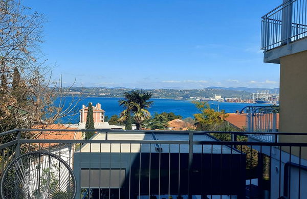 Lokacija: Obalno - kraška, Koper, Žusterna