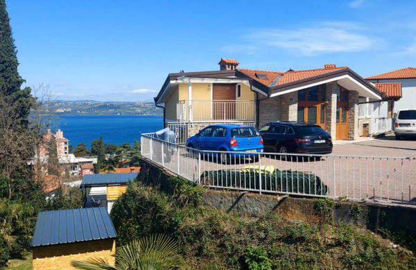 Lokacija: Obalno - kraška, Koper, Žusterna