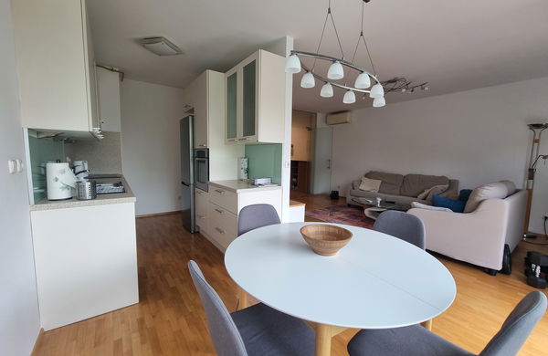 Lokacija: Ljubljana mesto, Šiška, Mostec