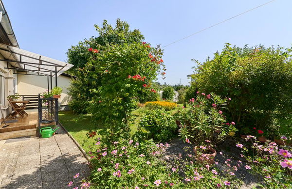 Lokacija: Ljubljana mesto, Šiška, Podutik