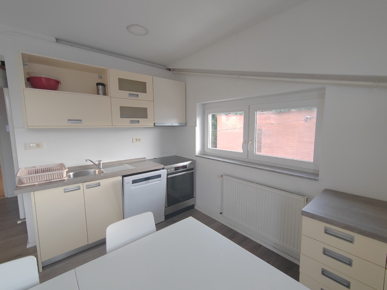 Lokacija: Ljubljana mesto, Šiška, Koseze