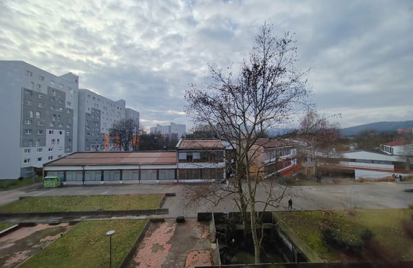 Lokacija: Ljubljana mesto, Šiška, Dravlje