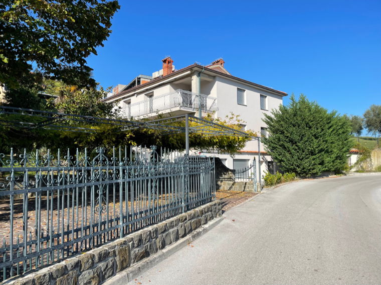 Location: Coastal-Karst, Izola, Jagodje