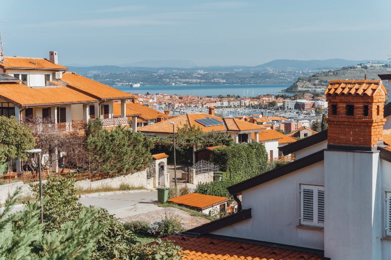 Lokacija: Obalno - kraška, Izola, Jagodje