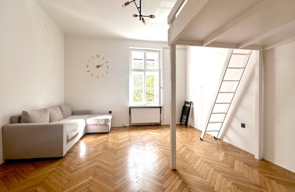 Lokacija: Ljubljana mesto, Center, Prule