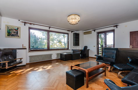 Obalno - kraška, Piran, Seča, Oddaja, Stanovanje, 4-sobno, 155.5 m<sup>2</sup>, 1977