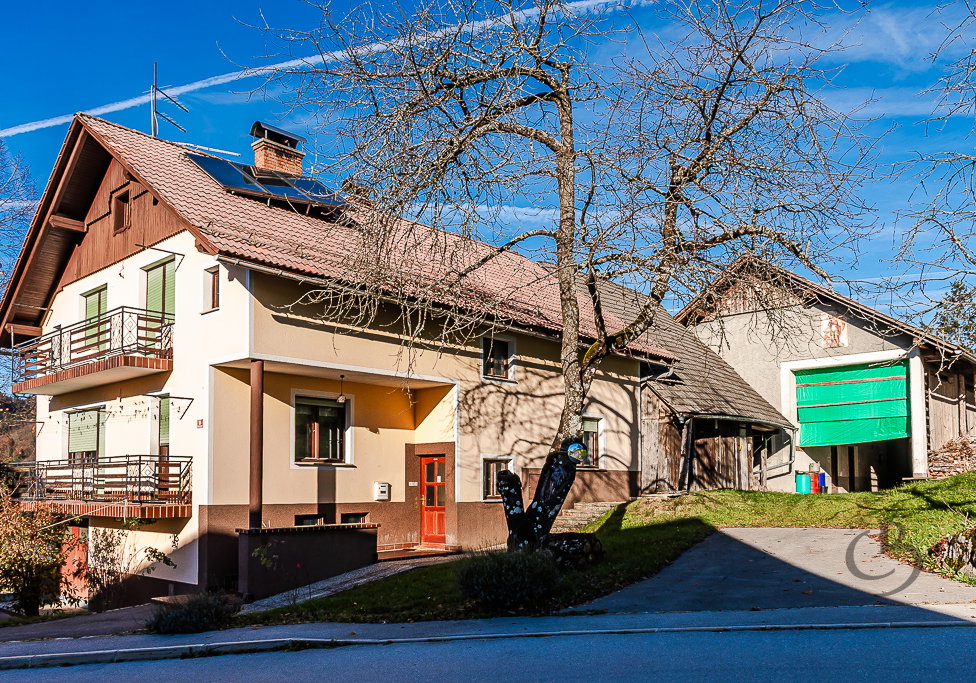 Lokacija: Ljubljana okolica, Dobrova - Polhov Gradec, Šentjošt nad Horjulom