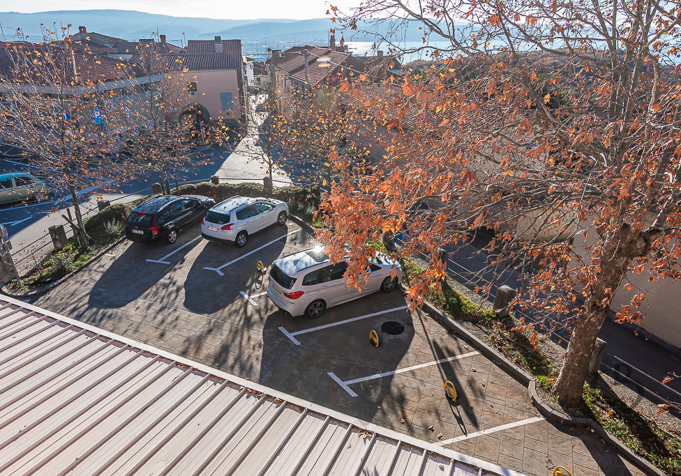 Lokacija: Obalno - kraška, Koper, Hrvatini