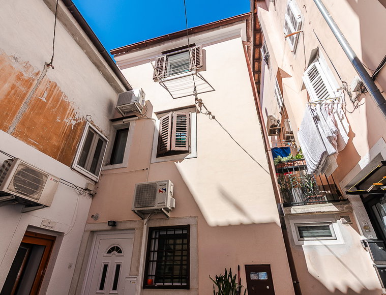 Real estate: Sale, House, Row House Location: Obalno - kraška, Piran, Center
