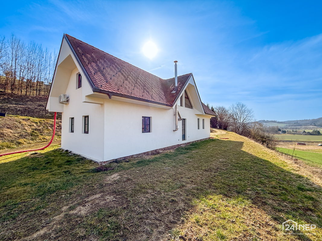Lokacija: Podravska, Pesnica, Pesniški dvor