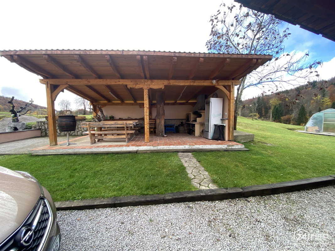 Lokacija: Jugovzhodna Slovenija, Kočevje, Podlesje