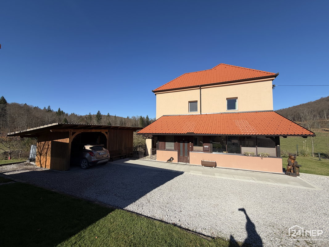 Lokacija: Jugovzhodna Slovenija, Kočevje, Podlesje