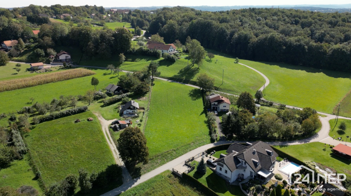 Lokacija: Podravska, Lenart, Spodnji porčič