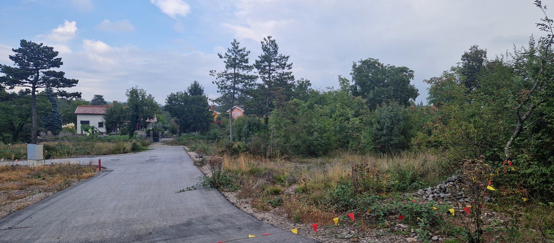 Lokacija: Obalno - kraška, Sežana, Križ