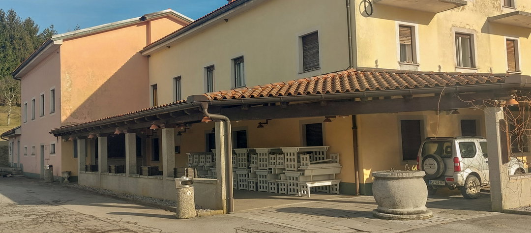 Lokacija: Obalno - kraška, Divača, Senožeče
