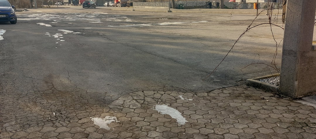 Lokacija: Obalno - kraška, Divača, Senožeče
