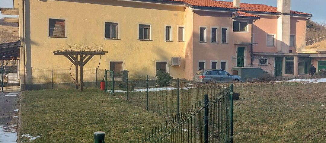 Lokacija: Obalno - kraška, Divača, Senožeče