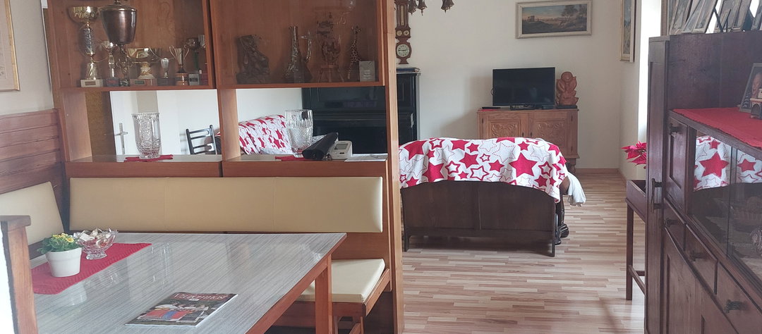 Lokacija: Obalno - kraška, Divača, Senožeče