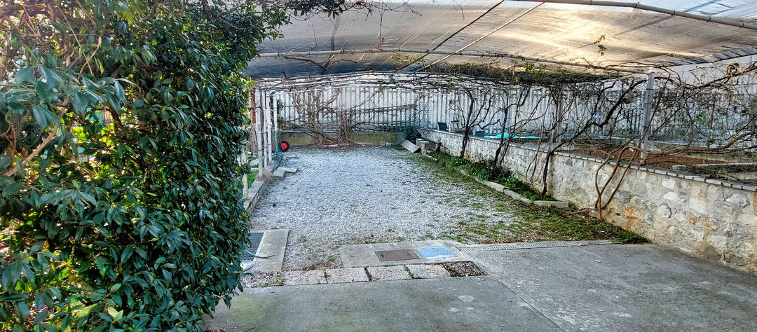 Nepremičnina: Prodaja, Počitniški objekt, Vikend Lokacija: Obalno - kraška, Sežana, Sežana