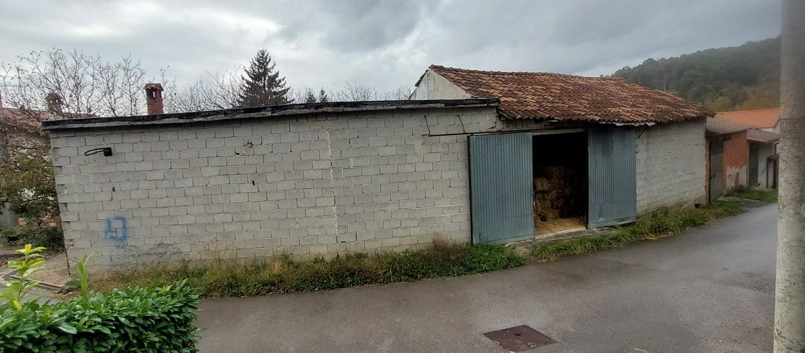 Lokacija: Obalno - kraška, Hrpelje - Kozina, Slivje