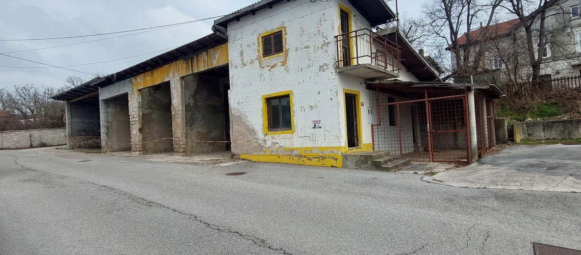 Lokacija: Obalno - kraška, Hrpelje - Kozina, Kozina