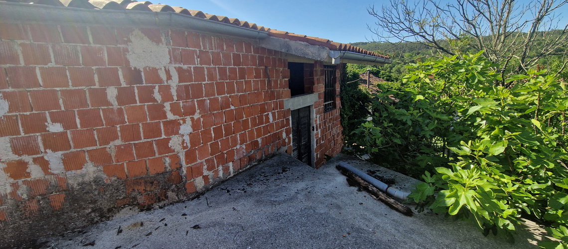 Lokacija: Obalno - kraška, Komen, Brestovica pri Komnu