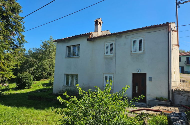 Lokacija: Hrvaška, Istarska županija, Buje, Kaštel