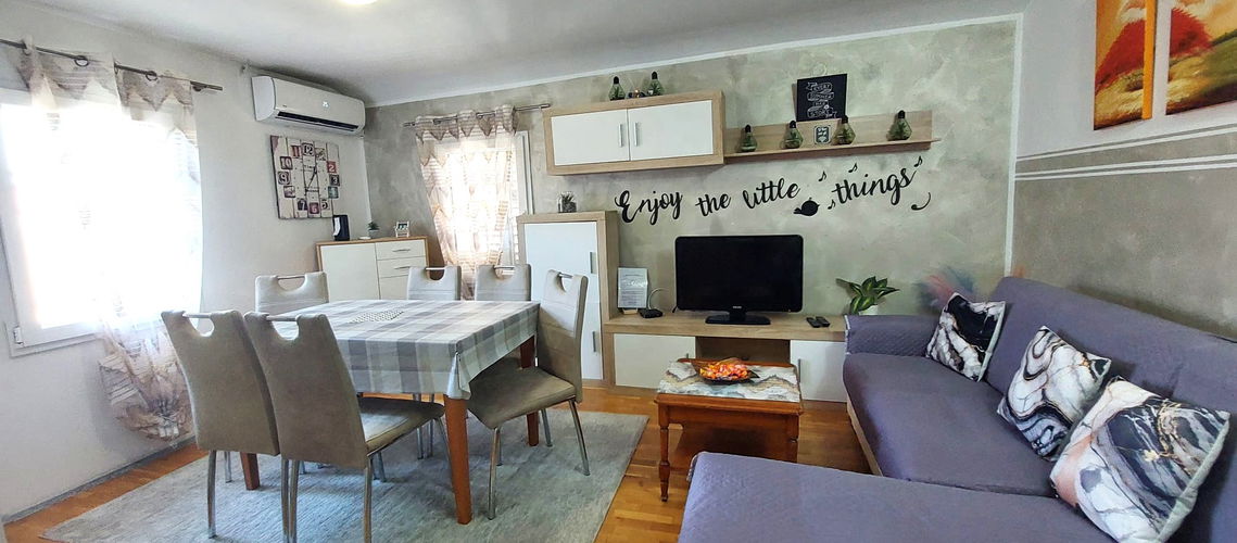 Real estate: Sale, Apartment, 3-bedroom Location: Coastal-Karst, Koper, Center