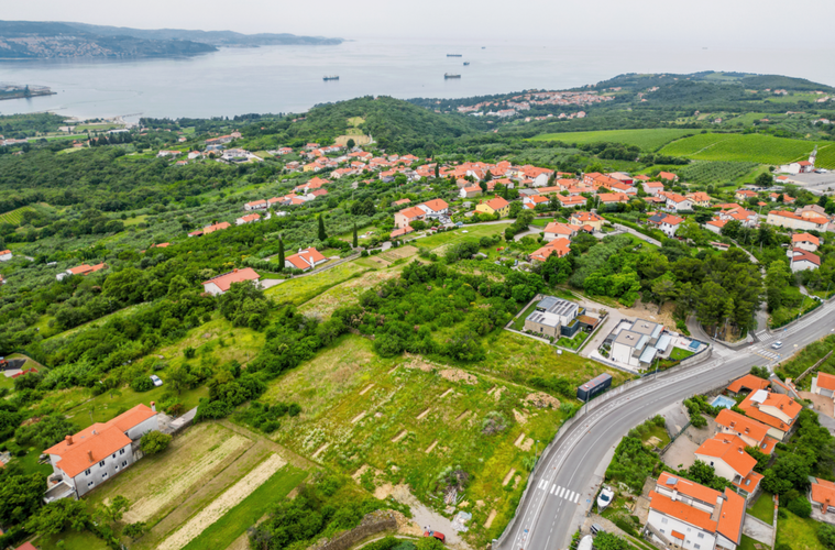 Location: Coastal-Karst, Koper, Hrvatini