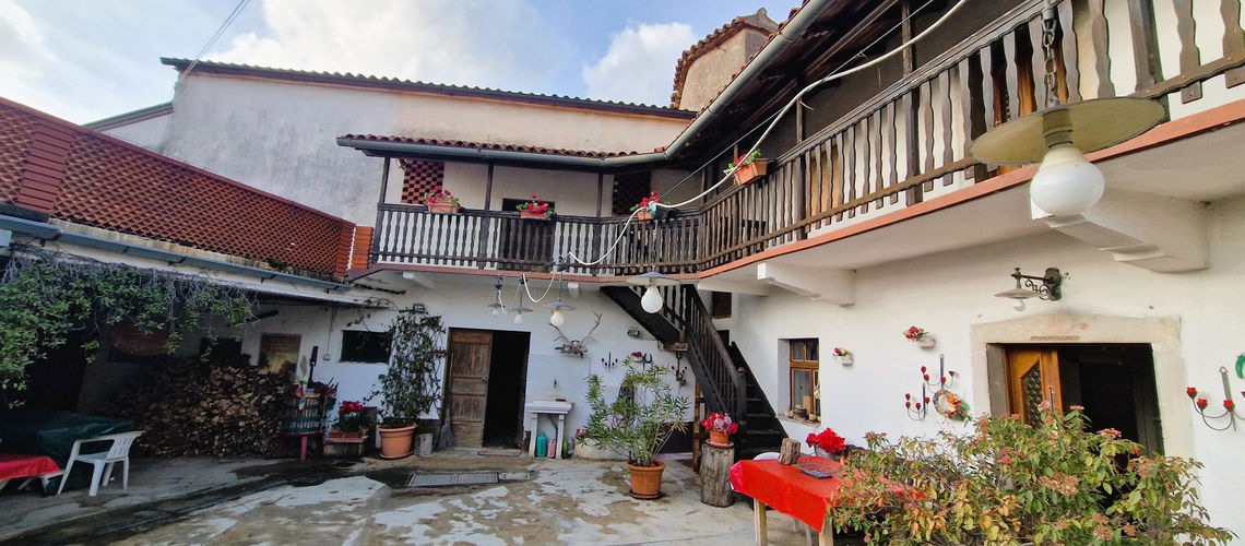 Lokacija: Obalno - kraška, Sežana, Ponikve