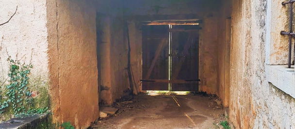 Nepremičnina: Prodaja, Hiša, Samostojna Lokacija: Obalno - kraška, Komen, Kobjeglava