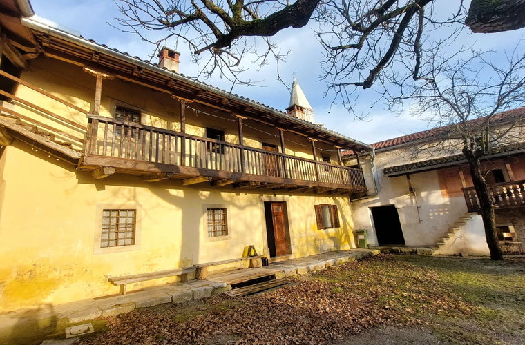 Location: Obalno - kraška, Komen, Kobjeglava