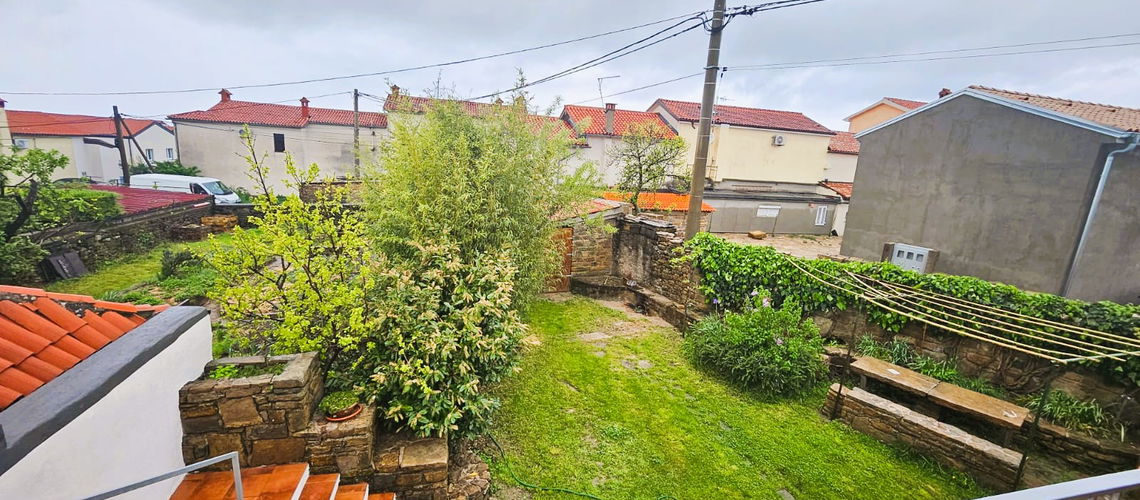 Lokacija: Obalno - kraška, Koper, Hrvatini
