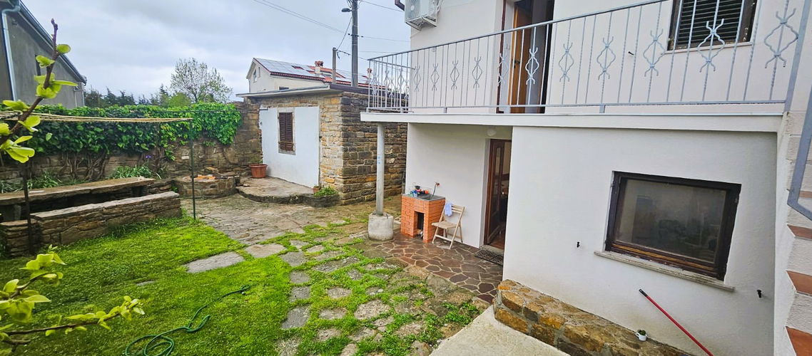 Lokacija: Obalno - kraška, Koper, Hrvatini