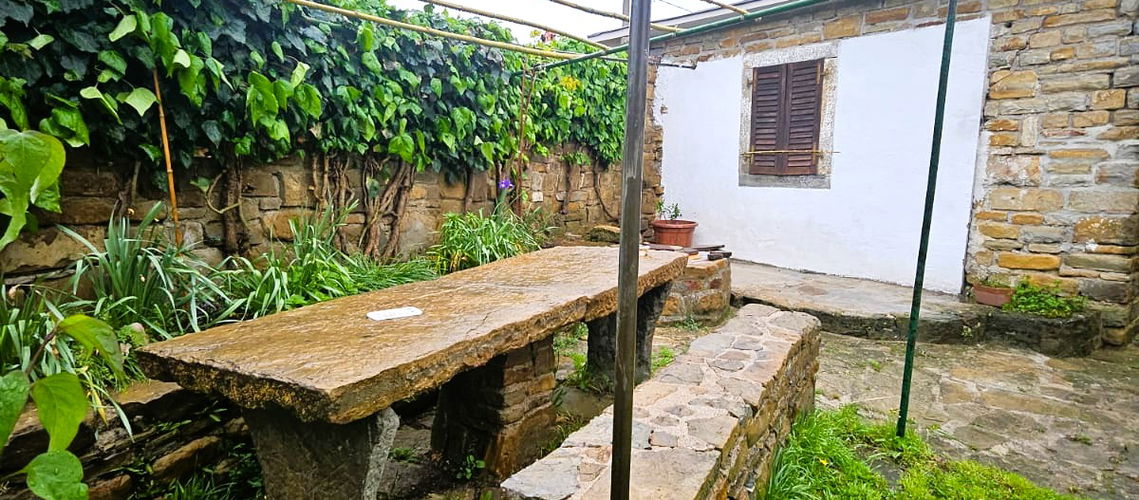Lokacija: Obalno - kraška, Koper, Hrvatini