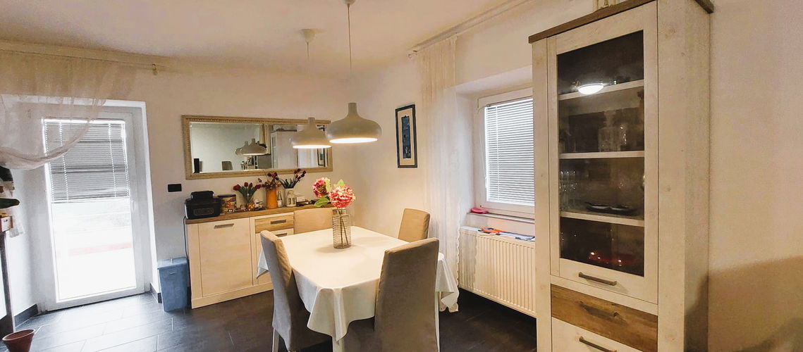 Lokacija: Obalno - kraška, Koper, Srgaši