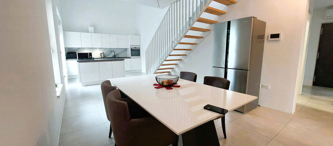 Nepremičnina: Prodaja, Stanovanje, 5+ več sobno Lokacija: Goriška, Nova Gorica, Ajševica